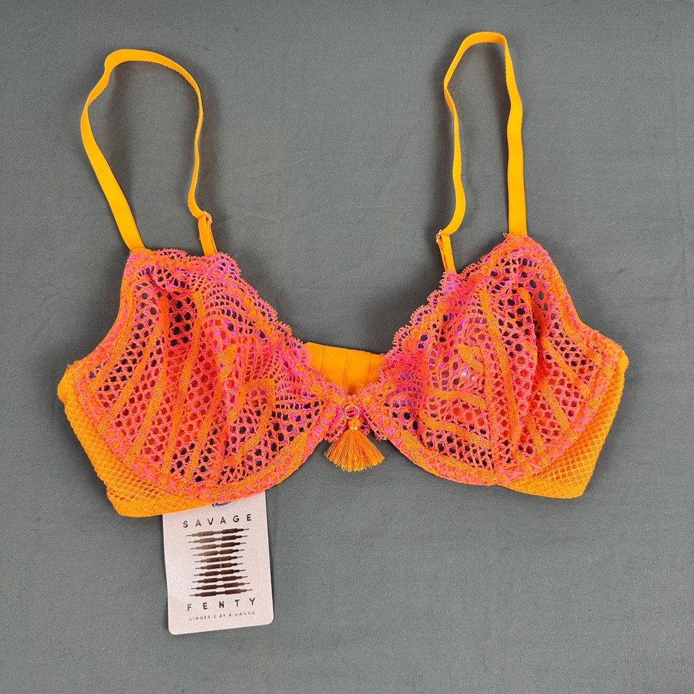 Savage X Fenty Stranded In Lace Crochet Plunge Bra Orange Cream Size 32D
NWT
